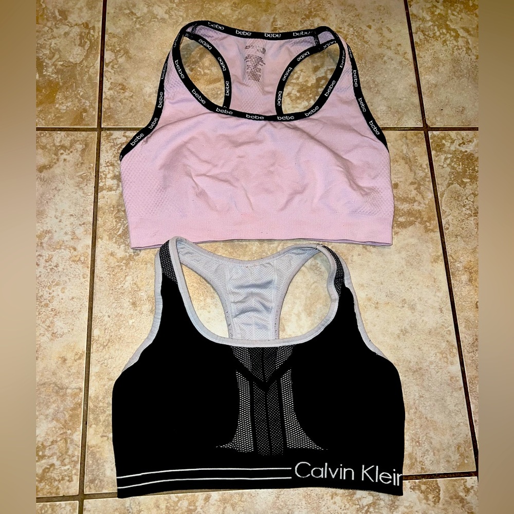 🍬🍬 Bundle of two sports bras. Size L